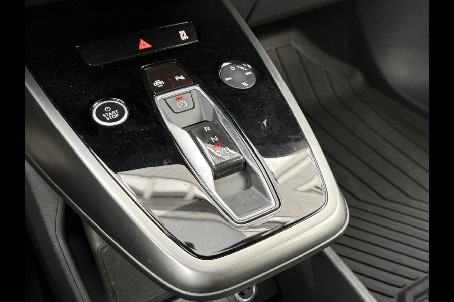 Audi Q4 e-tron 35 Launch edition Advanced 55 kWh | Trekhaak | Apple carplay | 20''Inch