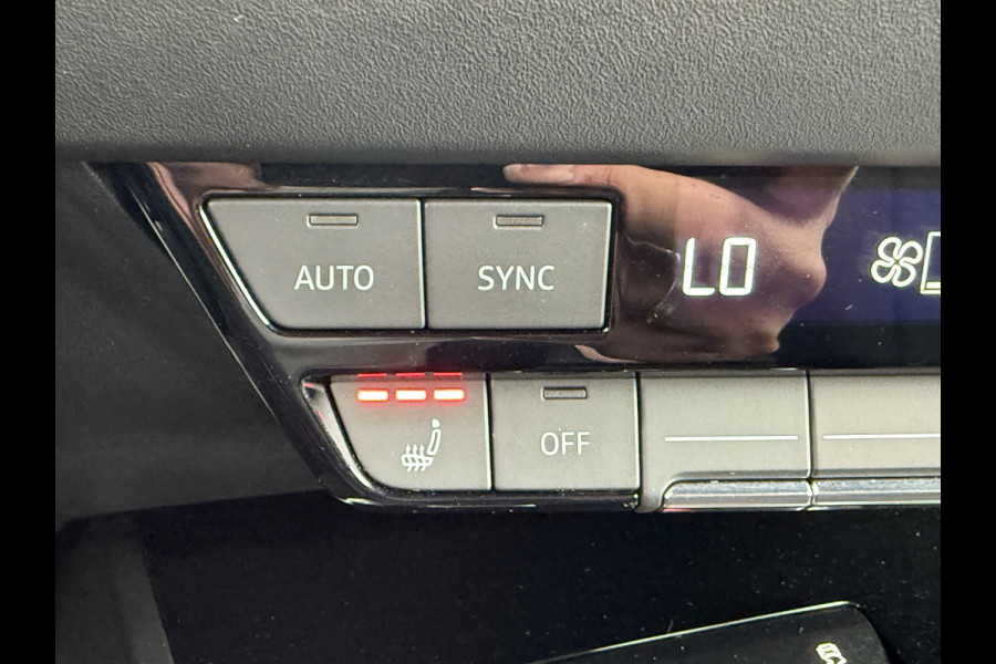 Audi Q4 e-tron 35 Launch edition Advanced 55 kWh | Trekhaak | Apple carplay | 20''Inch