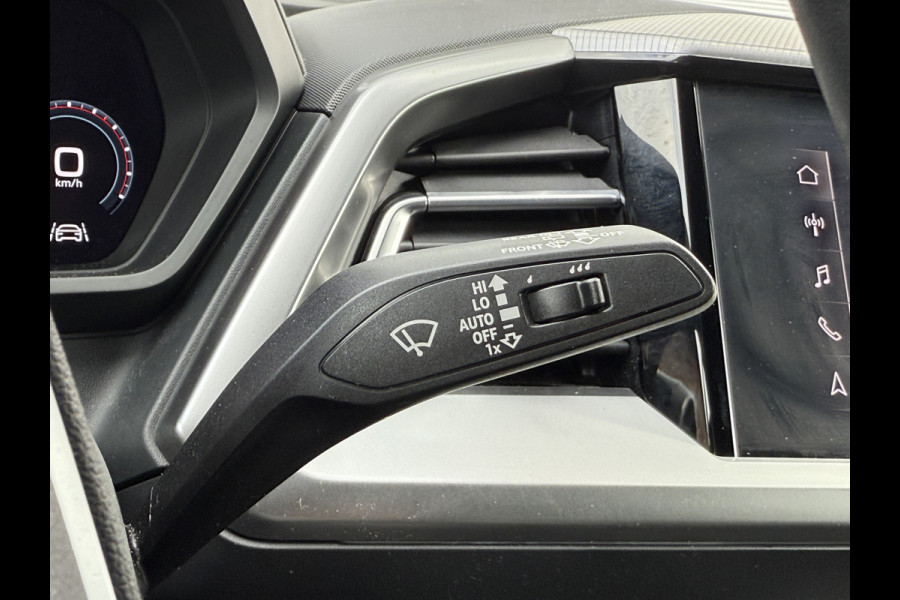 Audi Q4 e-tron 35 Launch edition Advanced 55 kWh | Trekhaak | Apple carplay | 20''Inch