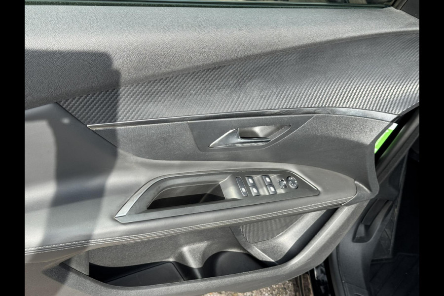 Peugeot 3008 1.2 PureTech AGC Allure Cruise control Climate control Keyless Navigatie Apple / Android Parkeersenoren voor/achter