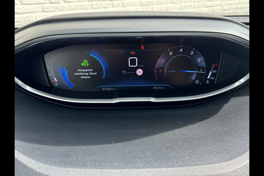 Peugeot 3008 1.2 PureTech AGC Allure Cruise control Climate control Keyless Navigatie Apple / Android Parkeersenoren voor/achter
