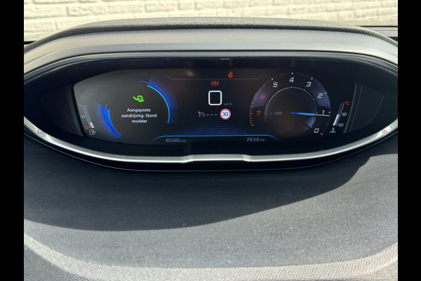 Peugeot 3008 1.2 PureTech AGC Allure Cruise control Climate control Keyless Navigatie Apple / Android Parkeersenoren voor/achter