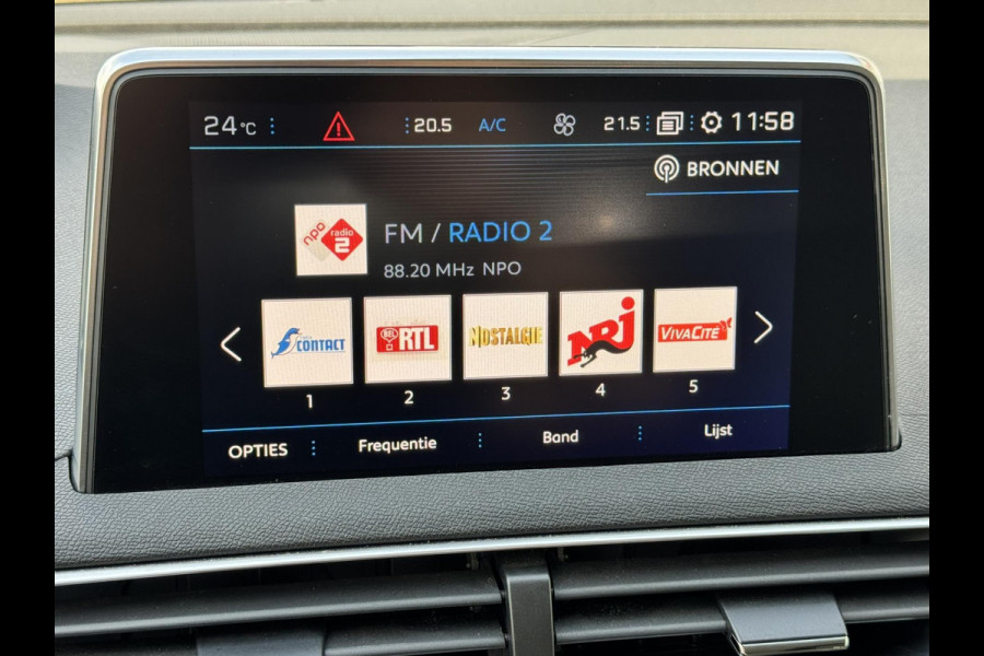 Peugeot 3008 1.2 PureTech AGC Allure Cruise control Climate control Keyless Navigatie Apple / Android Parkeersenoren voor/achter