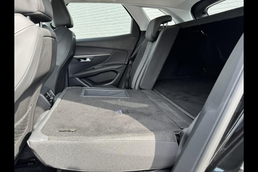 Peugeot 3008 1.2 PureTech AGC Allure Cruise control Climate control Keyless Navigatie Apple / Android Parkeersenoren voor/achter