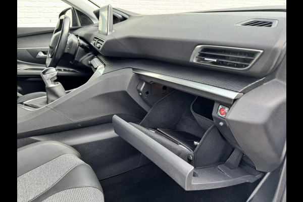 Peugeot 3008 1.2 PureTech AGC Allure Cruise control Climate control Keyless Navigatie Apple / Android Parkeersenoren voor/achter