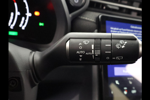 Lexus LBX Business Line Bi-Tone 2WD | Dodehoek detectie | Stuur- & Stoelverwarming | Navigatie | Parkeersensoren