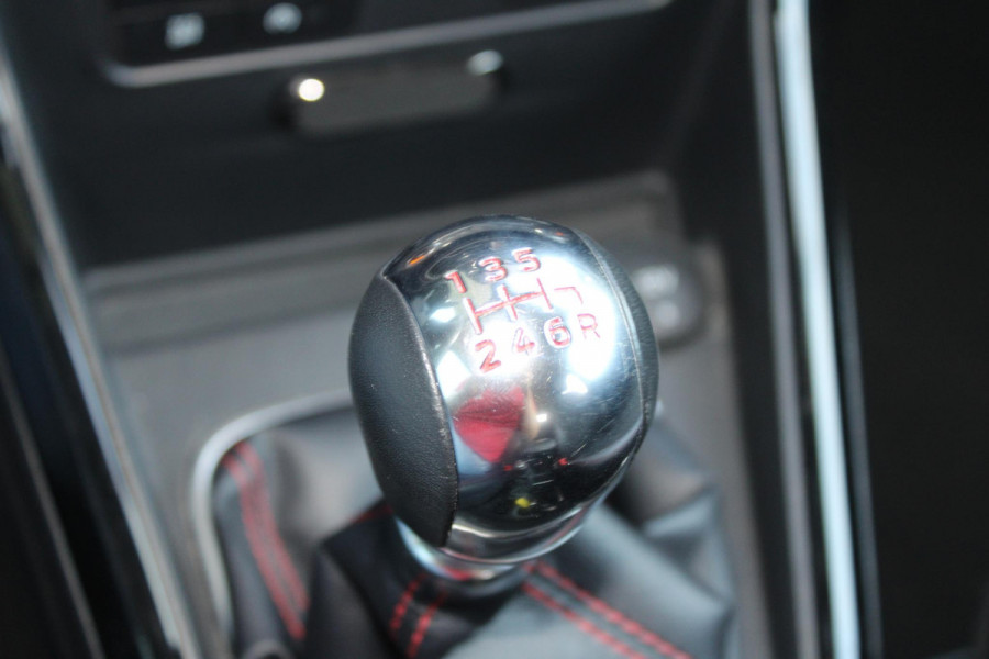 Ford EcoSport 1.0 EcoBoost 125 PK ST-Line | Camera | B&O Sound | BLIS | Navigatie | 18 INCH LMV | Winterpack | Climate Control | Cruise Control | Allseasonbanden