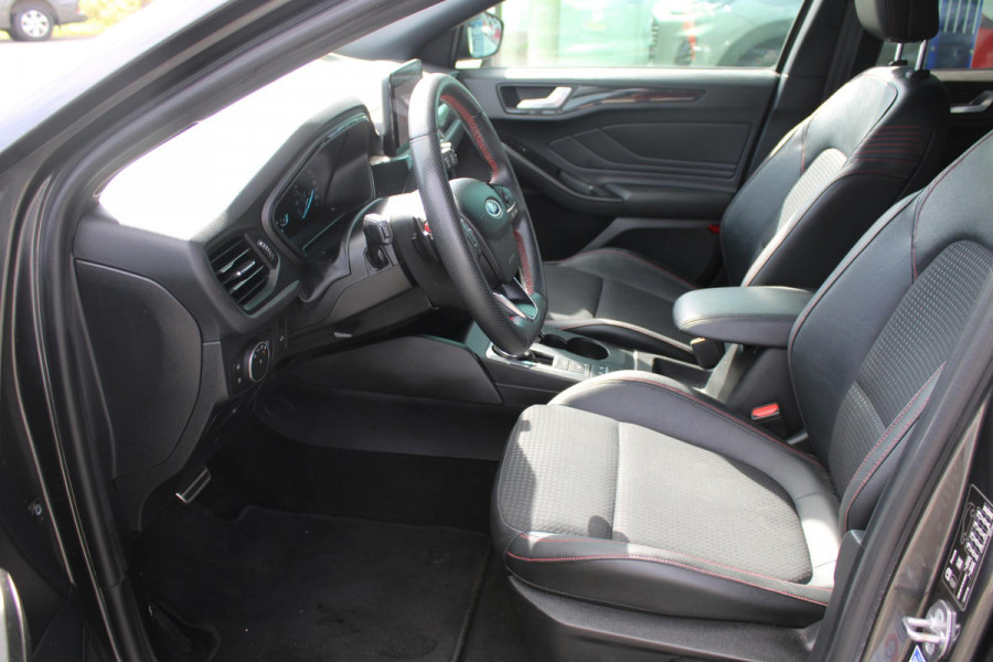 Ford FOCUS Wagon 1.5 EcoBoost ST Line X Business Automaat | Camera | B&O Sound | 18 INCH LMV | Half leder | Winterpack | Electrische Achterklep | Navigatie | Adaptieve Cruise Control | Privacy Glass