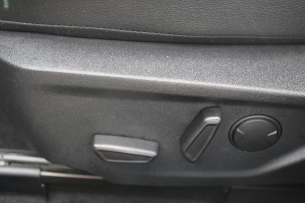 Ford FOCUS Wagon 1.5 EcoBoost ST Line X Business Automaat | Camera | B&O Sound | 18 INCH LMV | Half leder | Winterpack | Electrische Achterklep | Navigatie | Adaptieve Cruise Control | Privacy Glass