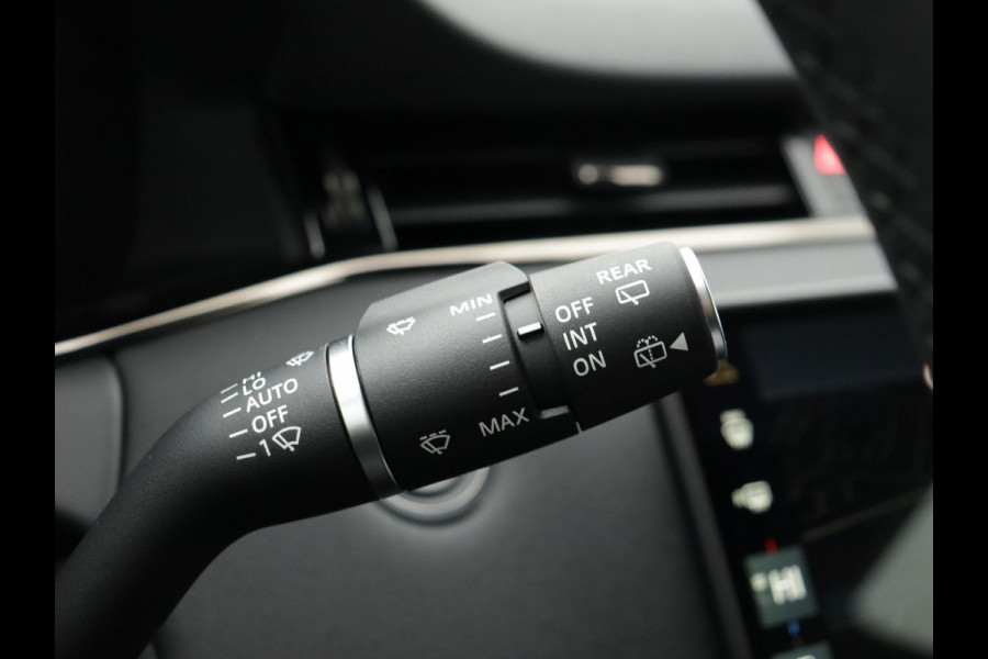 Land Rover Range Rover Evoque P300e AWD R-Dynamic SE