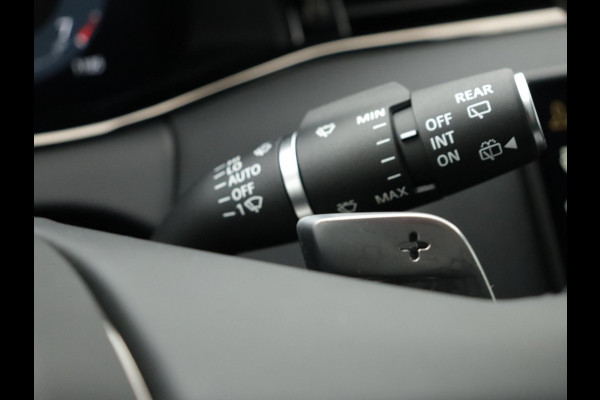 Land Rover Range Rover Evoque P300e AWD R-Dynamic SE