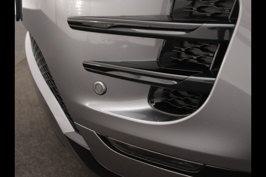 Land Rover Range Rover Evoque P300e AWD R-Dynamic SE