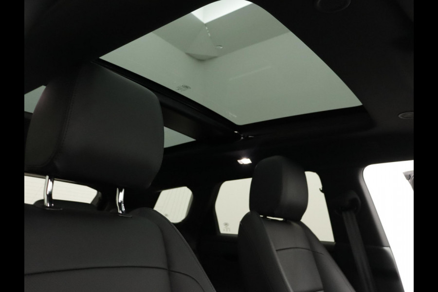 Land Rover Range Rover Evoque P300e AWD R-Dynamic SE