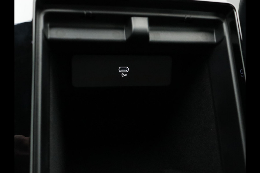 Land Rover Range Rover Evoque P300e AWD R-Dynamic SE