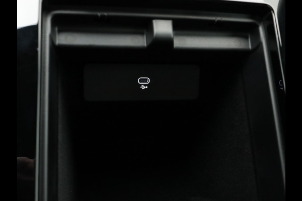 Land Rover Range Rover Evoque P300e AWD R-Dynamic SE