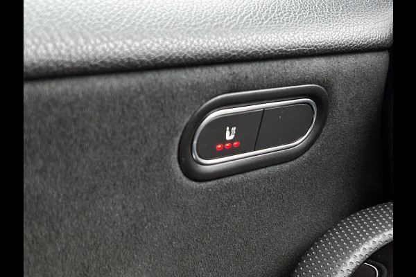 Mercedes-Benz A-Klasse 200 Business Solution AMG(NL-auto, Dealer onderhoud, Trekhaak, Navi, Camera, StoelV, Etc)