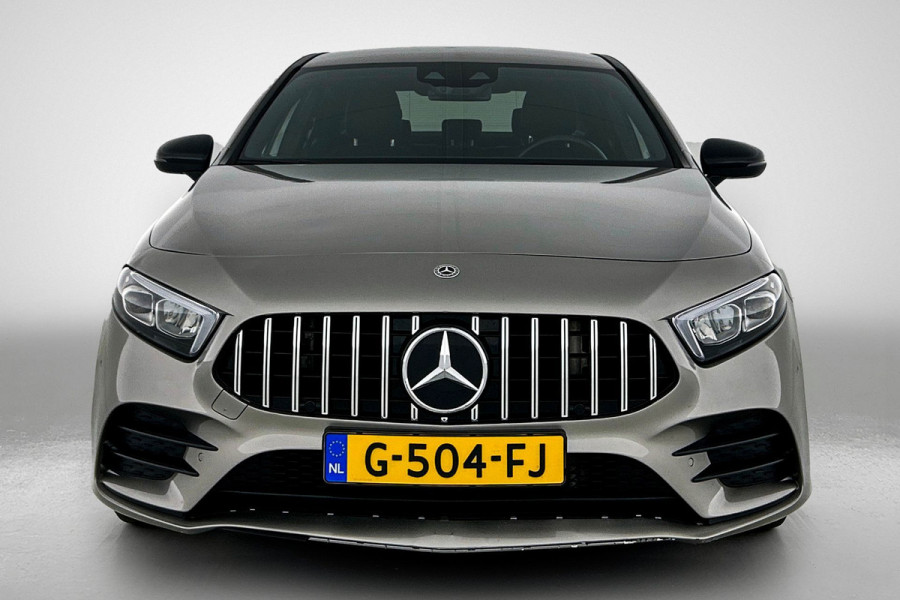 Mercedes-Benz A-Klasse 200 Business Solution AMG(NL-auto, Dealer onderhoud, Trekhaak, Navi, Camera, StoelV, Etc)