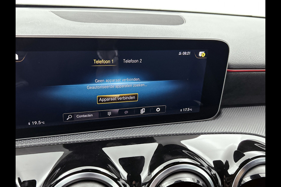 Mercedes-Benz A-Klasse 200 Business Solution AMG(NL-auto, Dealer onderhoud, Trekhaak, Navi, Camera, StoelV, Etc)