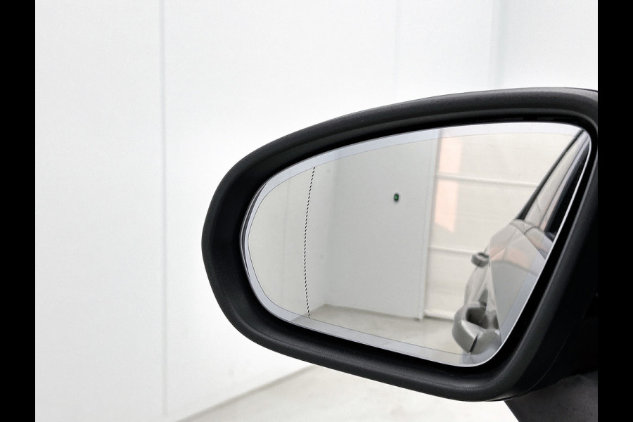 Mercedes-Benz A-Klasse 200 Business Solution AMG(NL-auto, Dealer onderhoud, Trekhaak, Navi, Camera, StoelV, Etc)