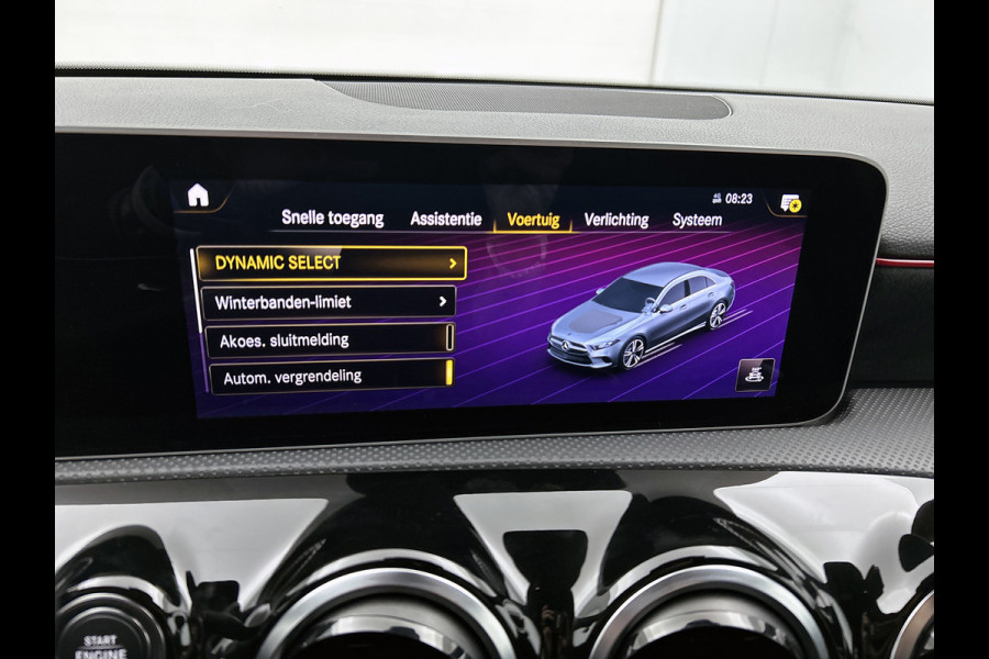 Mercedes-Benz A-Klasse 200 Business Solution AMG(NL-auto, Dealer onderhoud, Trekhaak, Navi, Camera, StoelV, Etc)