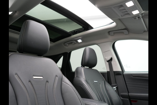 Ford Kuga 2.5 Vignale Plug In Hybrid 225pk Dealer O.H PHEV | Panodak | Head Up | Adaptive Cruise | 360 Camera | Bang & Olufsen Sound | Lederen Sportstoelen Memory & Verwarmd | Keyless | Apple Carplay | Stuur Verwarmd | Blis | Virtual | Navigatie
