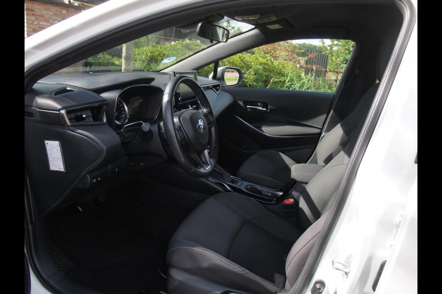 Toyota Corolla Touring Sports 1.8 Hybrid Black Style-pakket | 17 Inch | Camera | Apple Carplay | Cruise Control | NL-Auto |