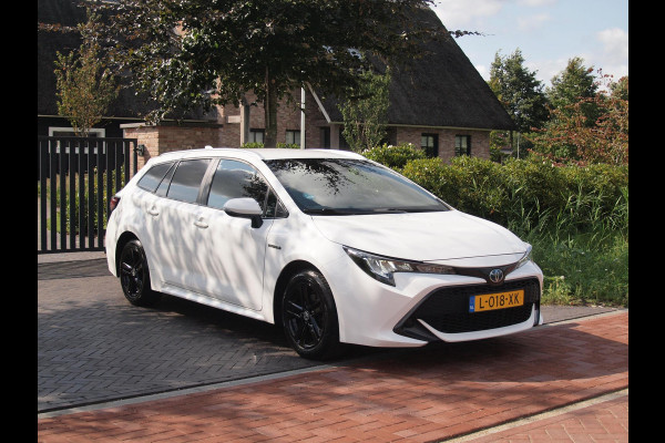 Toyota Corolla Touring Sports 1.8 Hybrid Black Style-pakket | 17 Inch | Camera | Apple Carplay | Cruise Control | NL-Auto |