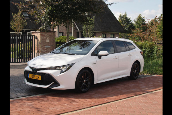 Toyota Corolla Touring Sports 1.8 Hybrid Black Style-pakket | 17 Inch | Camera | Apple Carplay | Cruise Control | NL-Auto |