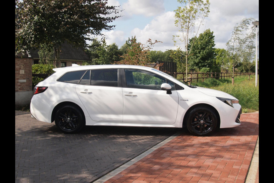 Toyota Corolla Touring Sports 1.8 Hybrid Black Style-pakket | 17 Inch | Camera | Apple Carplay | Cruise Control | NL-Auto |
