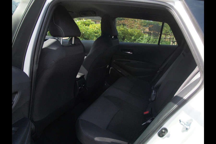 Toyota Corolla Touring Sports 1.8 Hybrid Black Style-pakket | 17 Inch | Camera | Apple Carplay | Cruise Control | NL-Auto |