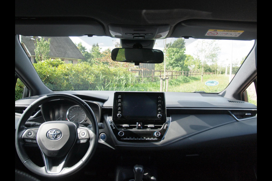 Toyota Corolla Touring Sports 1.8 Hybrid Black Style-pakket | 17 Inch | Camera | Apple Carplay | Cruise Control | NL-Auto |