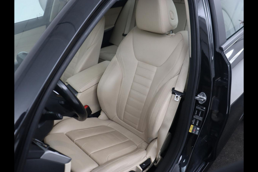 BMW 3 Serie Touring 320e Business Edition Plus | Trekhaak | Automaat | Carplay | Camera | Adaptive Cruise | Navigatie | PHEV | Leder | Stoelverwarming | Climate controle | LMV 17 Inch