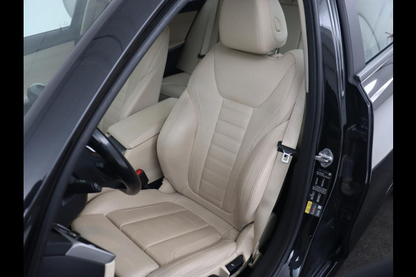 BMW 3 Serie Touring 320e Business Edition Plus | Trekhaak | Automaat | Carplay | Camera | Adaptive Cruise | Navigatie | PHEV | Leder | Stoelverwarming | Climate controle | LMV 17 Inch