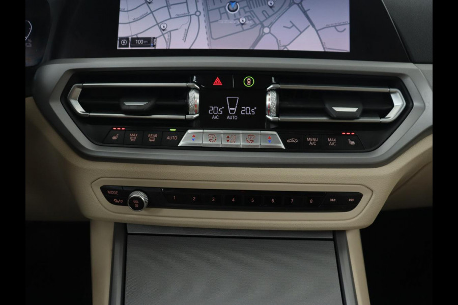 BMW 3 Serie Touring 320e Business Edition Plus | Trekhaak | Automaat | Carplay | Camera | Adaptive Cruise | Navigatie | PHEV | Leder | Stoelverwarming | Climate controle | LMV 17 Inch
