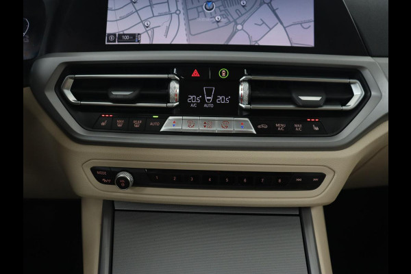 BMW 3 Serie Touring 320e Business Edition Plus | Trekhaak | Automaat | Carplay | Camera | Adaptive Cruise | Navigatie | PHEV | Leder | Stoelverwarming | Climate controle | LMV 17 Inch