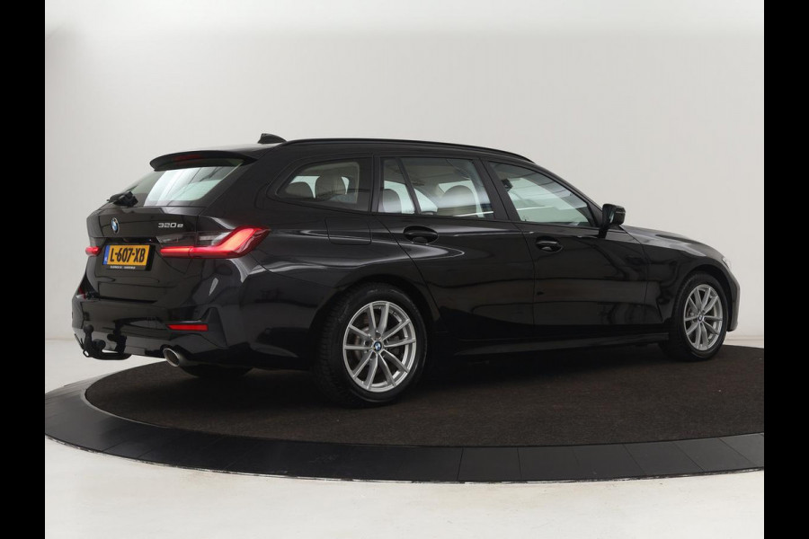 BMW 3 Serie Touring 320e Business Edition Plus | Trekhaak | Automaat | Carplay | Camera | Adaptive Cruise | Navigatie | PHEV | Leder | Stoelverwarming | Climate controle | LMV 17 Inch