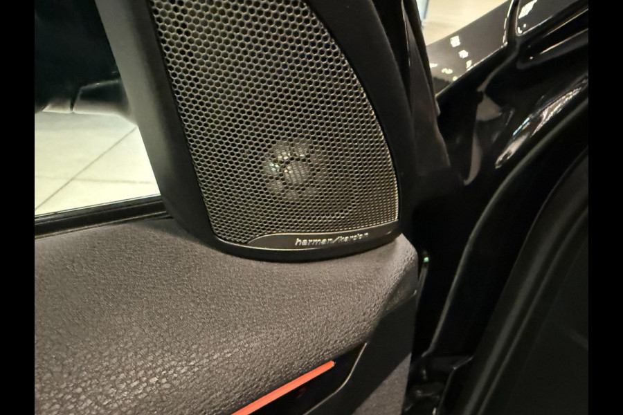 BMW X1 XDrive20i M-SPORT BLACK-LINE PANO/M-STOELEN/LED/DAB/H-UP/H-KARDON/PDC/ECC///