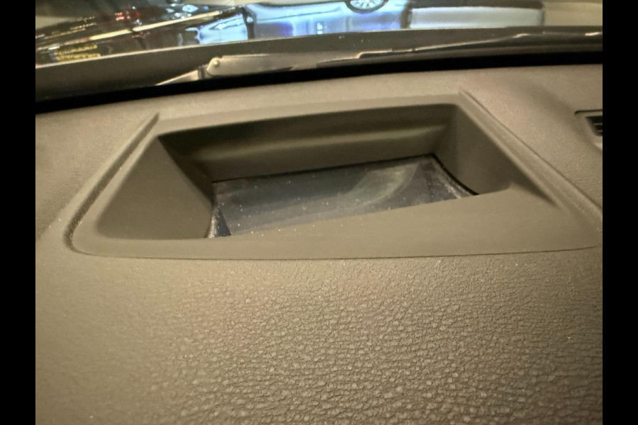 BMW X1 XDrive20i M-SPORT BLACK-LINE PANO/M-STOELEN/LED/DAB/H-UP/H-KARDON/PDC/ECC///