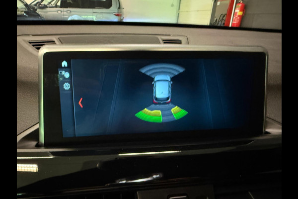 BMW X1 XDrive20i M-SPORT BLACK-LINE PANO/M-STOELEN/LED/DAB/H-UP/H-KARDON/PDC/ECC///