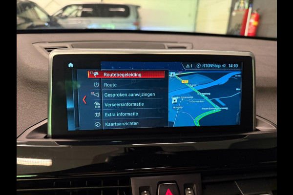 BMW X1 XDrive20i M-SPORT BLACK-LINE PANO/M-STOELEN/LED/DAB/H-UP/H-KARDON/PDC/ECC///