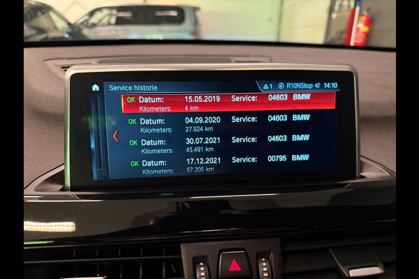 BMW X1 XDrive20i M-SPORT BLACK-LINE PANO/M-STOELEN/LED/DAB/H-UP/H-KARDON/PDC/ECC///