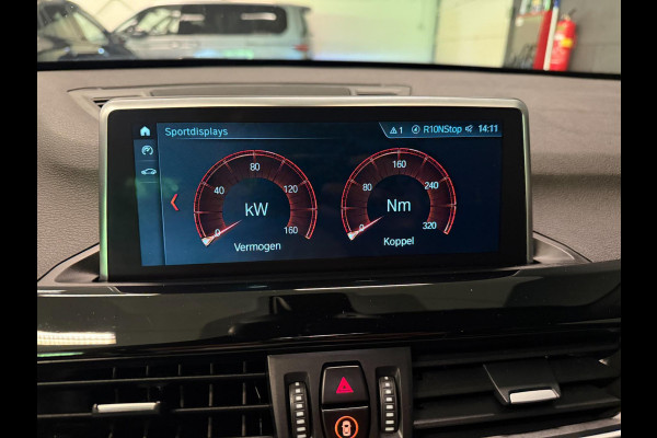 BMW X1 XDrive20i M-SPORT BLACK-LINE PANO/M-STOELEN/LED/DAB/H-UP/H-KARDON/PDC/ECC///