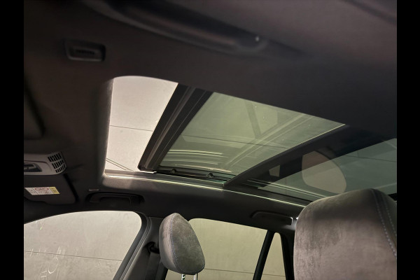 BMW X1 XDrive20i M-SPORT BLACK-LINE PANO/M-STOELEN/LED/DAB/H-UP/H-KARDON/PDC/ECC///