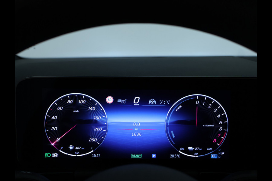 Mercedes-Benz GLA 250 e AMG Plug-In Hybride | AMG Line | Night Pakket | Sfeerverlichting | 360° camera | Stuur en Stoelverwarming | Multi Beam Led koplampen | Inclusief 24 maanden MB Certified garantie voor Europa.