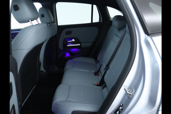 Mercedes-Benz GLA 250 e AMG Plug-In Hybride | AMG Line | Night Pakket | Sfeerverlichting | 360° camera | Stuur en Stoelverwarming | Multi Beam Led koplampen | Inclusief 24 maanden MB Certified garantie voor Europa.