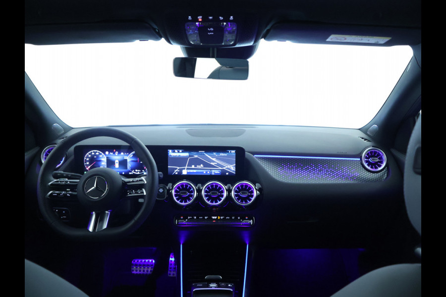 Mercedes-Benz GLA 250 e AMG Plug-In Hybride | AMG Line | Night Pakket | Sfeerverlichting | 360° camera | Stuur en Stoelverwarming | Multi Beam Led koplampen | Inclusief 24 maanden MB Certified garantie voor Europa.