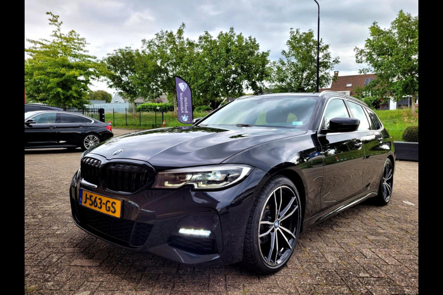 BMW 3 Serie Touring 320i M-sport - Camera, HIFI, DAB, Wifi, Carplay (BTW NL NAP) BMW 3 Serie Touring 320i M-sport - Camera, HIFI, DAB, Wifi, Carplay (BTW NL NAP)