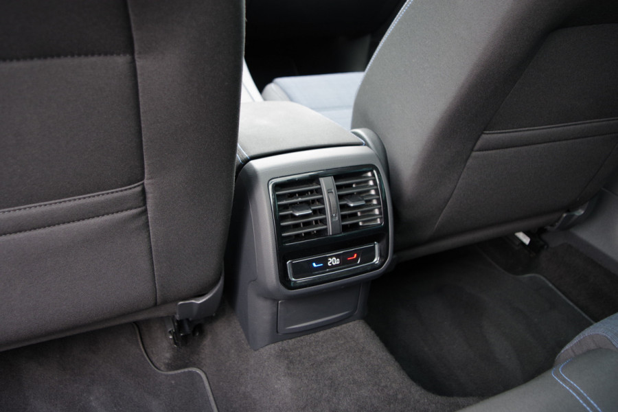 Volkswagen Passat Variant 1.4 TSI PHEV GTE BNS 218 PK, Panoramadak, Trekhaak, Matrix-LED, 360 Camera