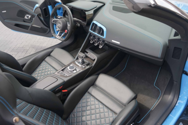 Audi R8 Spyder 5.2 V10 FSI Quattro Spyder Performance Carbon 620PK Exclu