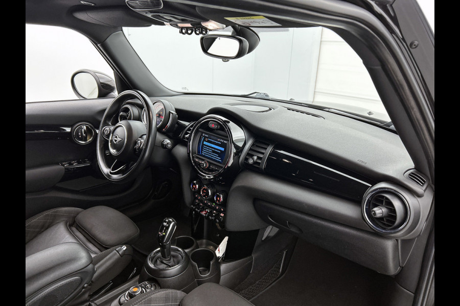 MINI Mini 1.5 One Chili 5drs Face Lift (Goed OnderH, Navi, Carplay, ParkeerS V+A, StoelV, Climate Con, Etc)